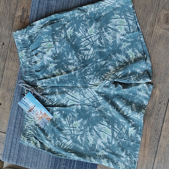 New Men Swim Trunks Size M - Picture 1 of 9